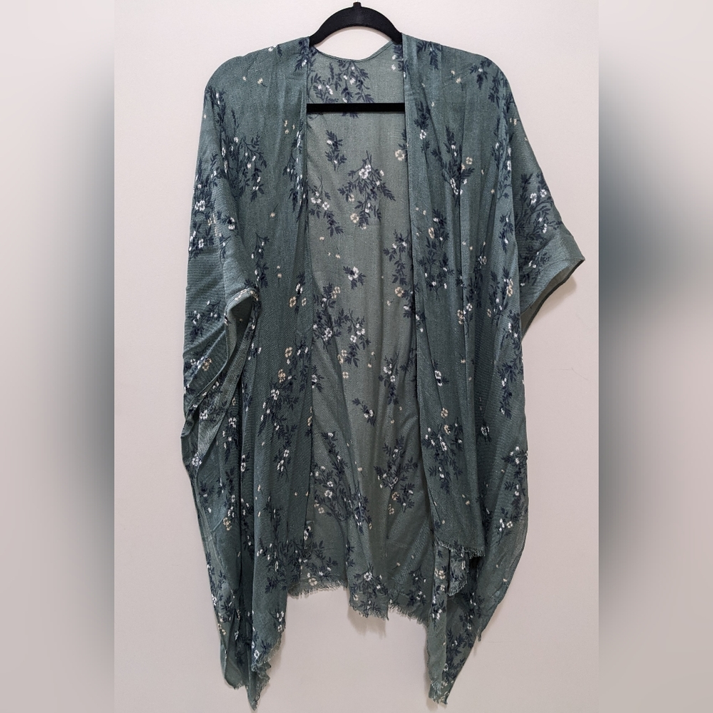 Gentle Fawn Kimono/ Shawl - Picture 2 of 7
